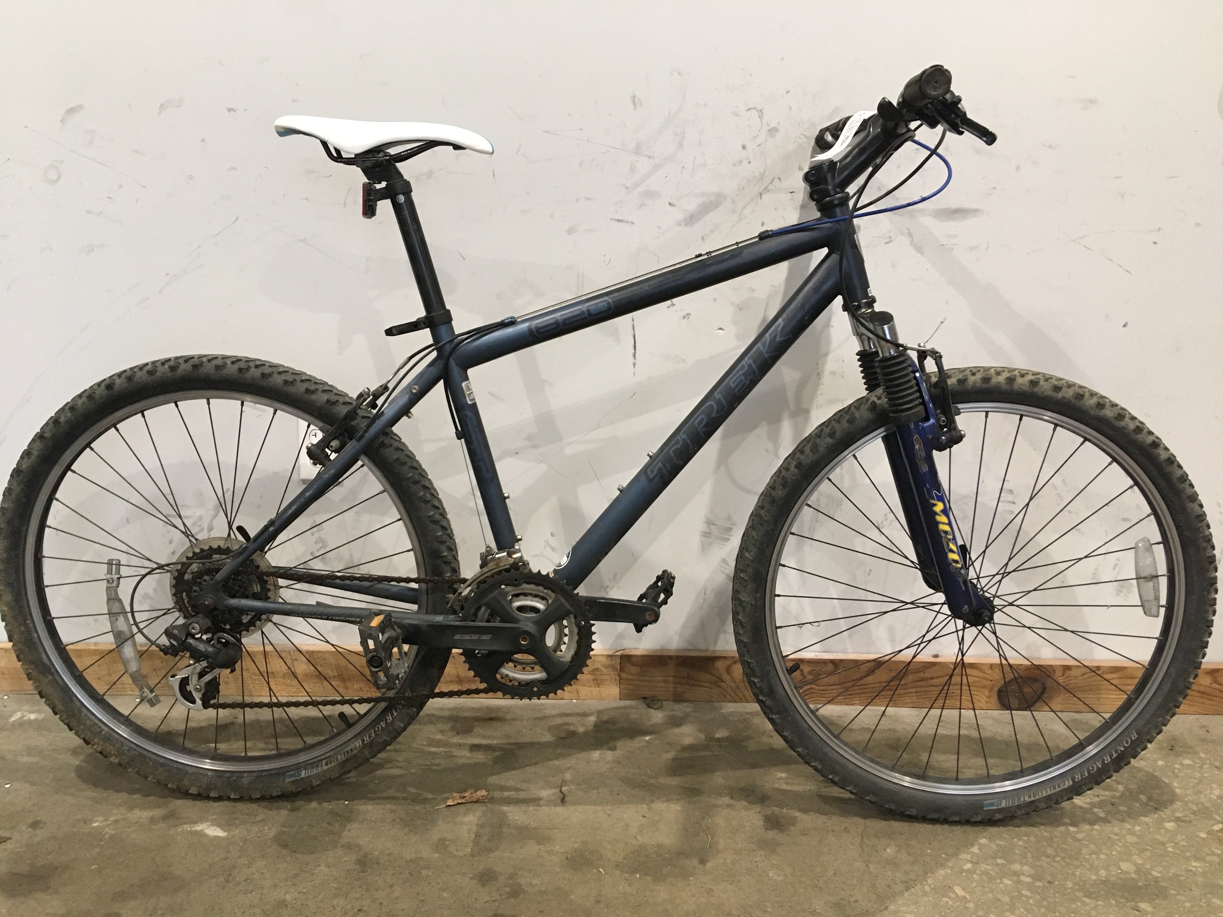 2017 trek 820